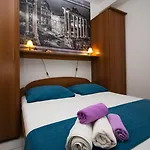 Palac -free Parking- Apartmán *