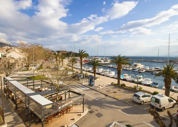 Palac -free Parking- *