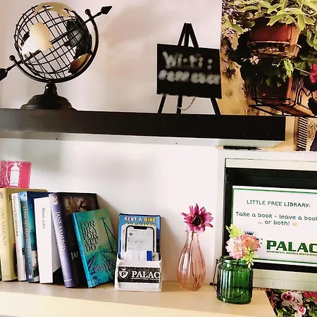 Palac -free Parking-