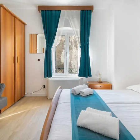 Palac -free Parking- Apartment Baska Voda