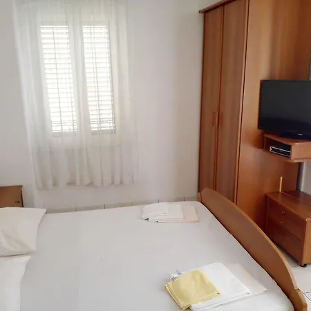 Palac -free Parking-